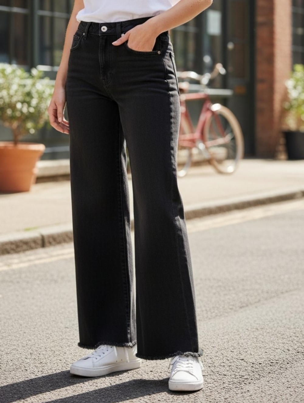 H&M Denim Women’s Black High Waist Culotte Jeans Raw Hem Size 4 Wide Leg